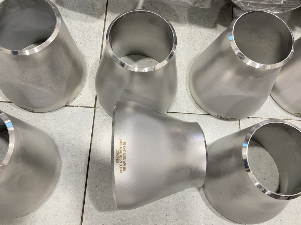 Côn thu inox ảnh chụp tại kho