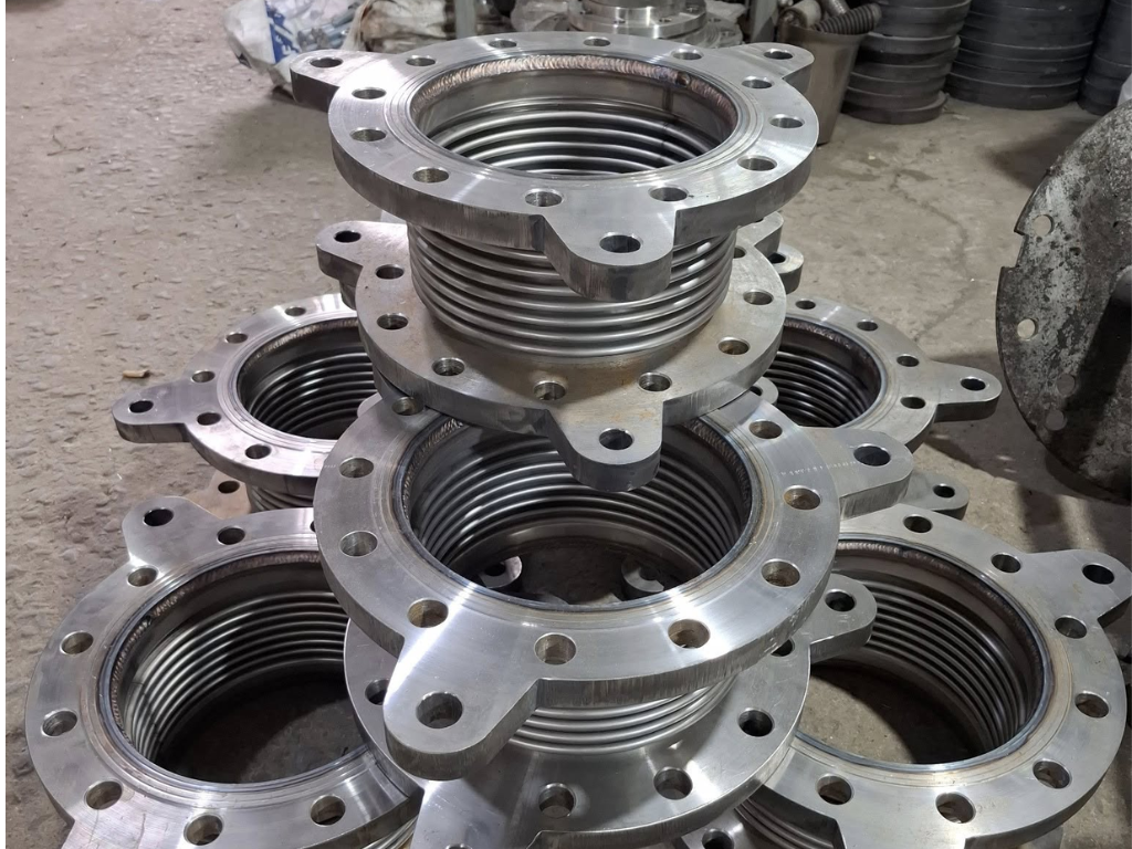 Khớp giãn nở inox sãn hàng tại kho HN và HCM