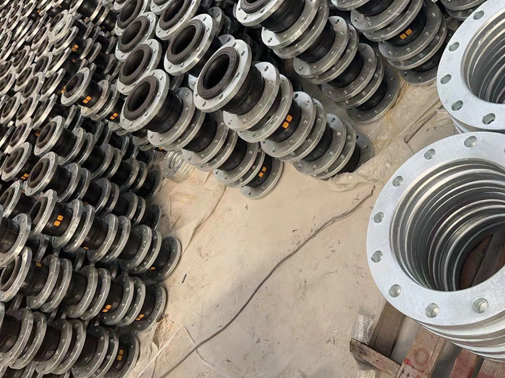 Khớp nối mềm cao su sẵn kho số lượn lớn