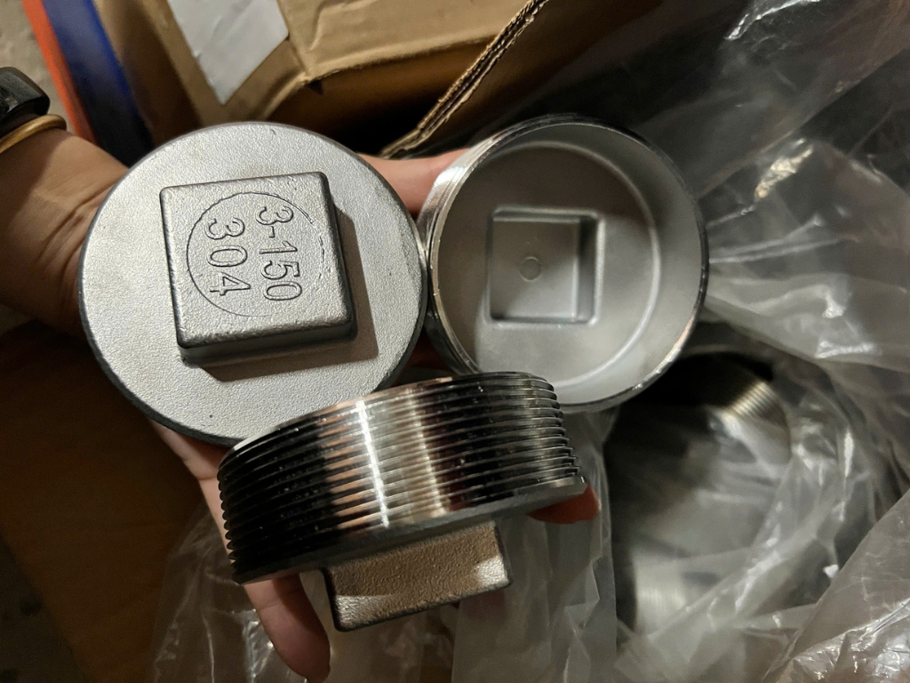 Nút bịt inox ảnh chụp thực tế