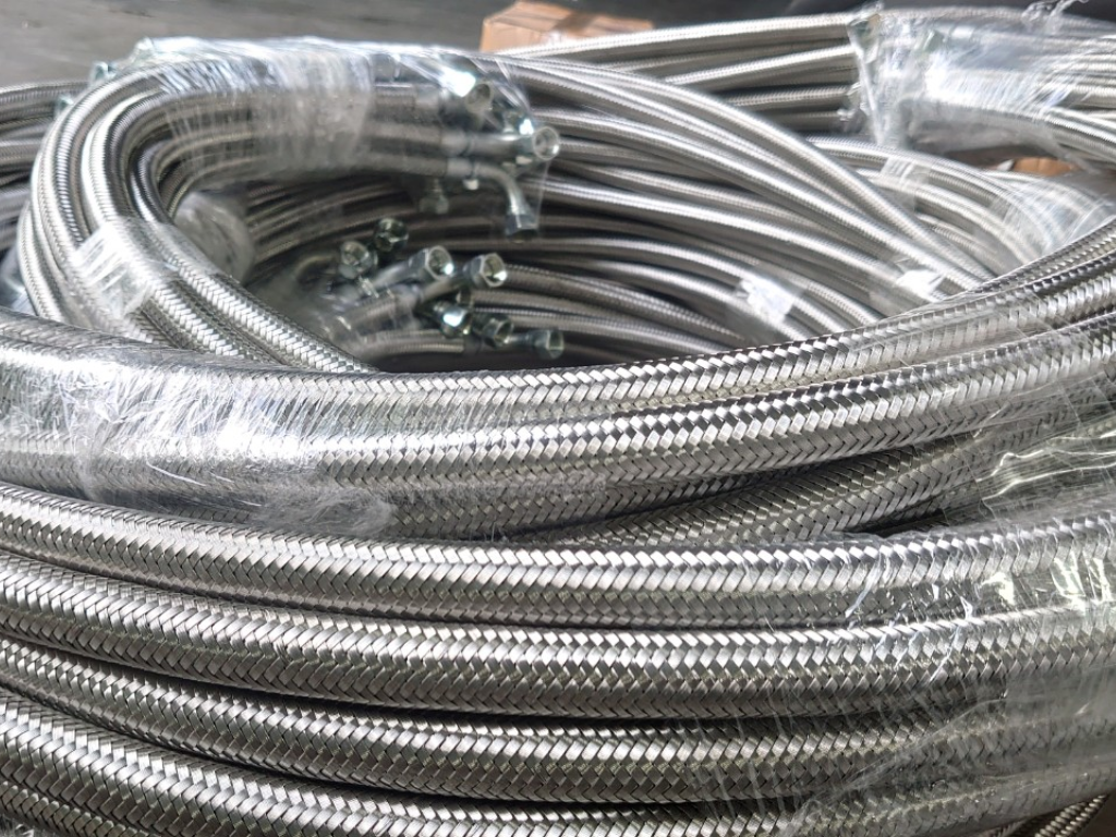 Ống ruột gà inox sẵn kho số lượng lớn