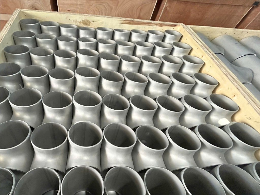 Tê inox sẵn hàng tại kho