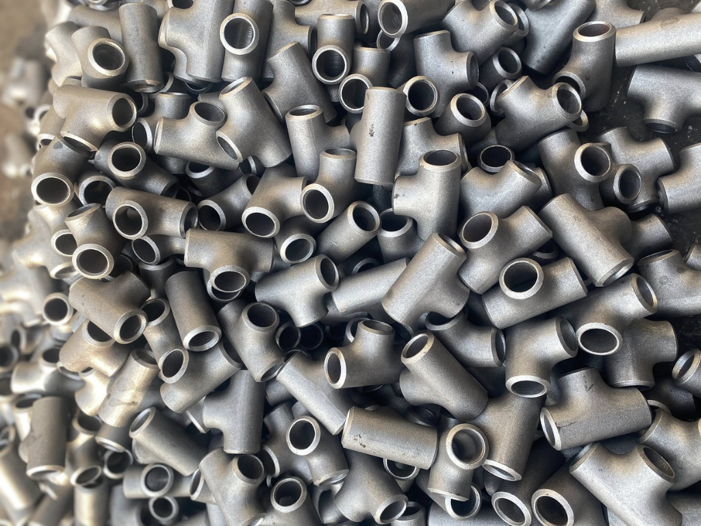 Tê thép sẵn số lượng lớn