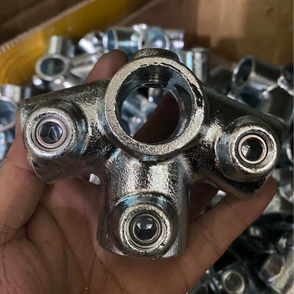 Khớp nối khung sắt inox